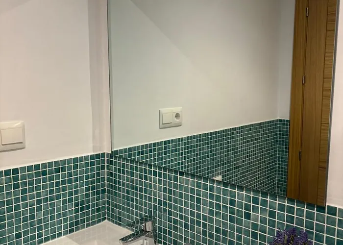 Gav Mondragon Ρόντα