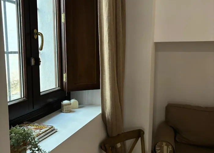 Gav Mondragon Διαμέρισμα *