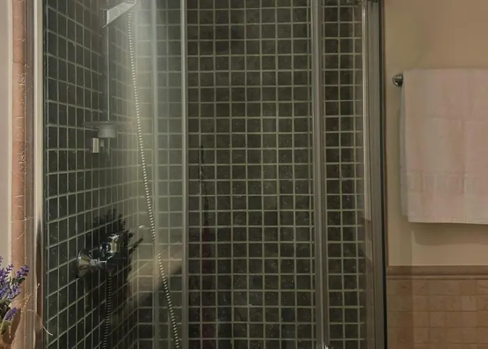 Gav Mondragon * Ρόντα